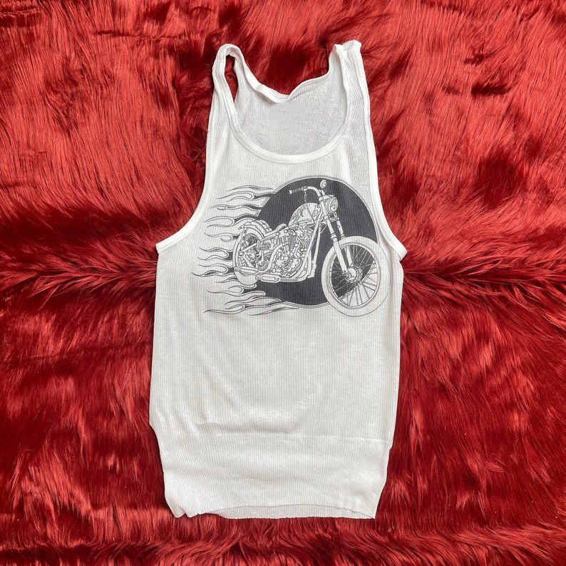 플라민' 모터사이클 빈티지 스타일 그래픽이 있는 리브드 - Tank Top Ribbed 리뷰 및 가격